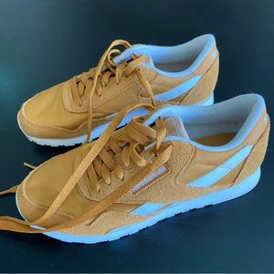 Reebok Classic Nylon Sneaker 8.5 Mustard